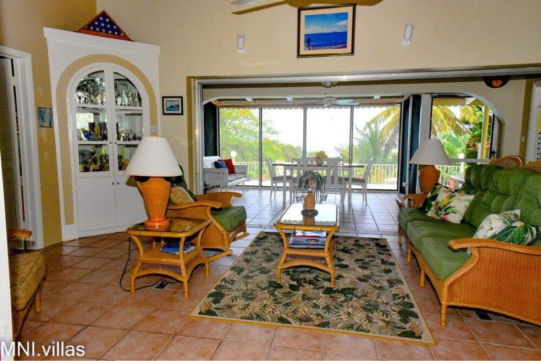 starlets villa living room